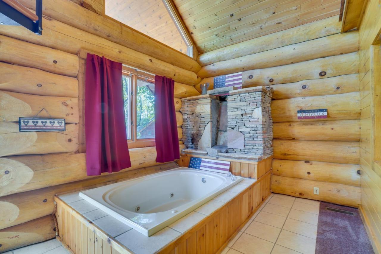 Idyllic Gatlinburg Cabin With Hot Tub And Balcony! Exterior foto